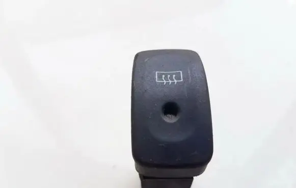Nissan Micra Windscreen/window heater switch