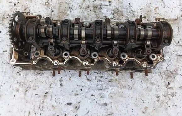 Mercedes-Benz A W168 Engine head r1660160201