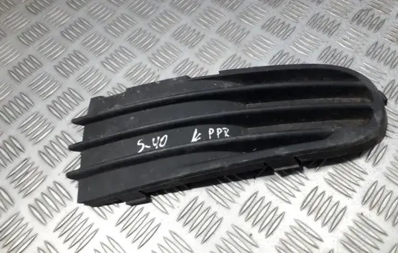Volvo S40 Front bumper lower grill 30657009