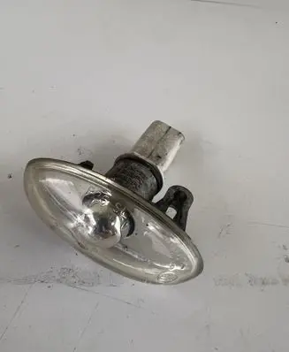 Peugeot 607 Front fender indicator light