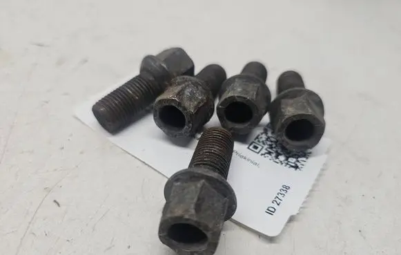 Volkswagen Golf IV Nuts/bolts 