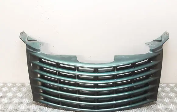 Chrysler PT Cruiser Front bumper upper radiator grill 27784