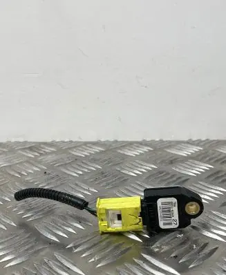 Toyota Auris 150 Airbag deployment crash/impact sensor 8983102060
