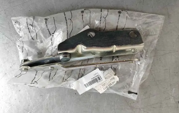 Volkswagen Multivan T5 Engine bonnet/hood hinges 7h0823301d