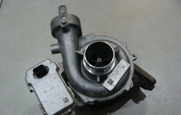 Mercedes-Benz Sprinter W906 Turbo A6510902600