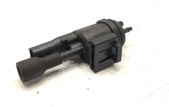Mercedes-Benz GLK (X204) Fuel pressure regulator 0025407097