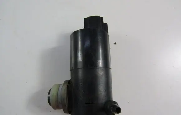Toyota Avensis T270 Windscreen/windshield washer pump 30892