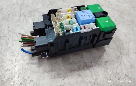 Peugeot 508 RXH Fuse module 9665492680