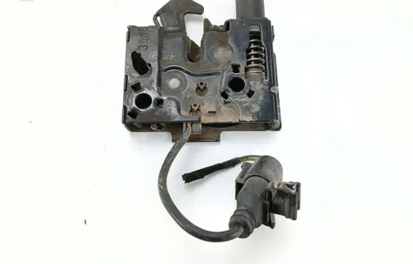 Audi A4 S4 B5 8D Engine bonnet/hood lock/catch 8W0823509B