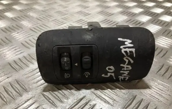 Renault Megane II Headlight level height control switch 8200176081 7785