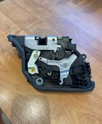 BMW X5 F15 Front door lock 7362784 18427810