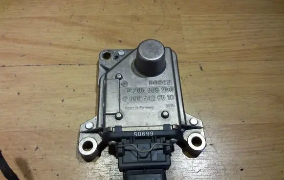 Mercedes-Benz E W210 ESP acceleration yaw rate sensor 0265005200