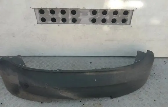 Front bumper lip