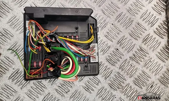 Nissan Qashqai Fuse box set 284B7