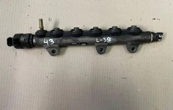 Renault Trafic II (X83) Fuel main line pipe 8200661279A H8200426550 0445214153