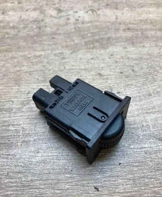 Nissan Almera N16 Headlight level height control switch 261B04