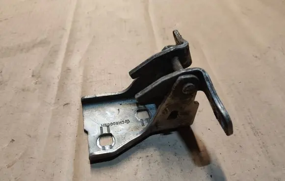 Chrysler Sebring (ST-22 - JR) Front door upper hinge 