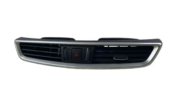 Nissan Qashqai Dashboard air vent grill cover trim 687504EA0A