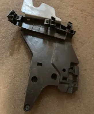 Rear door exterior handle/bracket