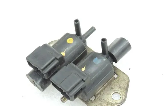 Mitsubishi L200 Vacuum valve MB937731