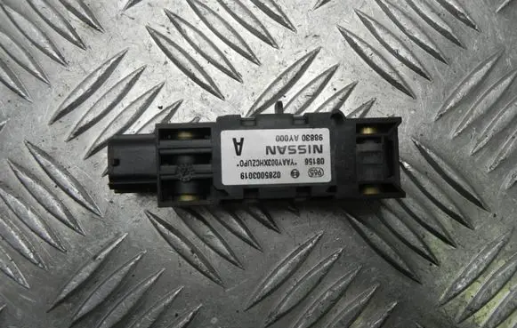 Nissan Primera Airbag deployment crash/impact sensor 98830AY000 X3259