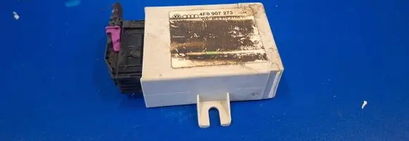 Audi A6 S6 C6 4F Tire pressure control unit 4F0907273