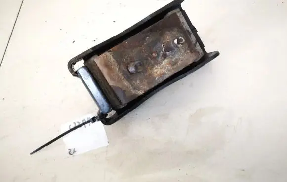 Engine mount bracket