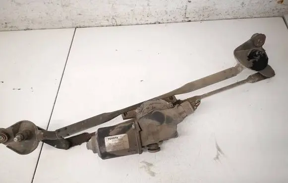 Toyota Avensis T250 Front wiper linkage and motor 