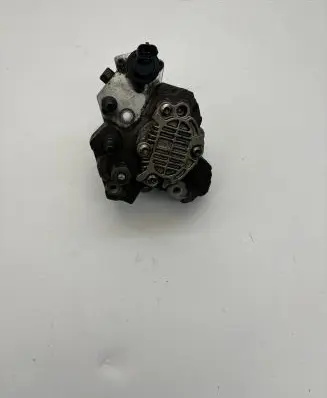 Opel Vivaro Fuel injection high pressure pump 8200108225