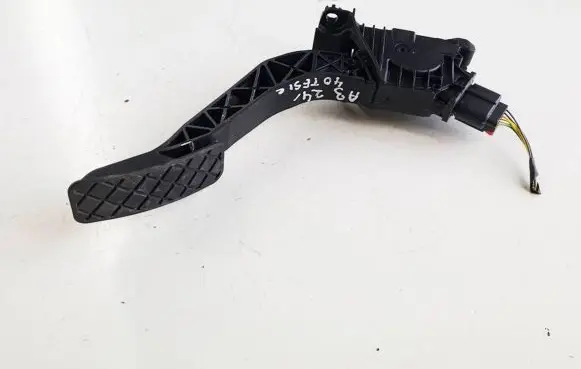 Audi A3 8Y Accelerator throttle pedal 5Q2723503F 6PV01062185