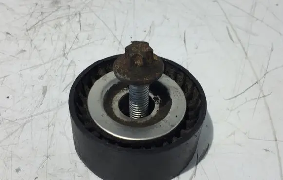 Mercedes-Benz Sprinter W906 Belt tensioner pulley F587445