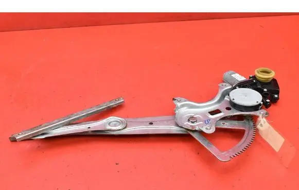 Toyota Corolla Verso E121 Front door window regulator with motor 698200F010