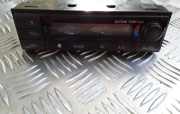 Nissan X-Trail T30 Climate control unit 275008H302 3M67134700