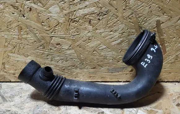 BMW 5 E39 Turbo air intake inlet pipe/hose 2248154