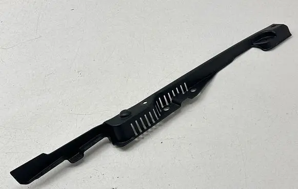 Volvo S60 Fender mounting bracket 31479546