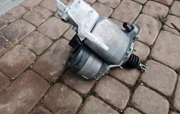 Renault Zoe Brake booster 472107044R