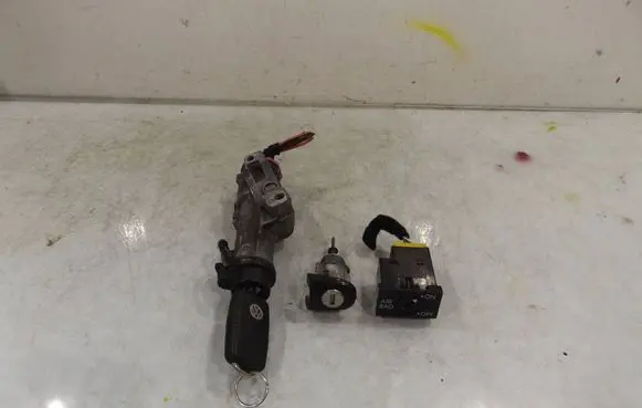 Volkswagen Polo IV 9N3 Ignition lock