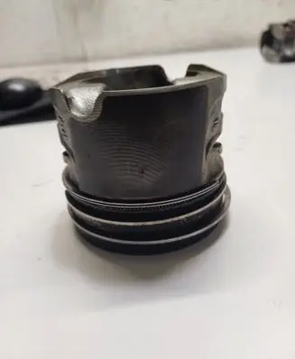 BMW 1 E82 E88 Piston 0843C
