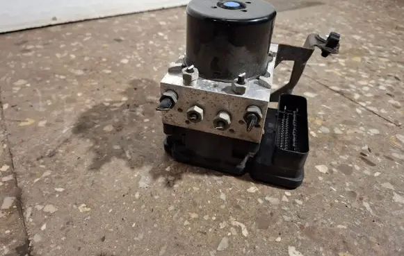 Volvo S60 ABS Pump 31329137