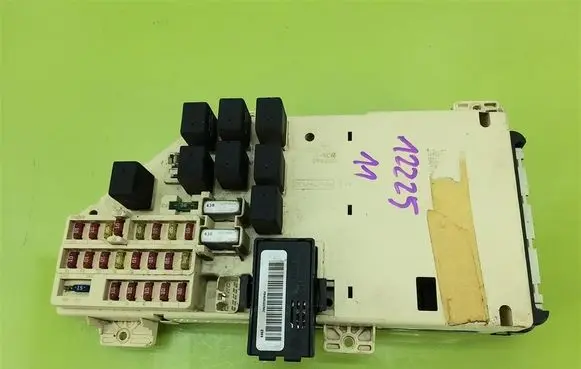 Chrysler 300M Comfort/convenience module 04602282AE