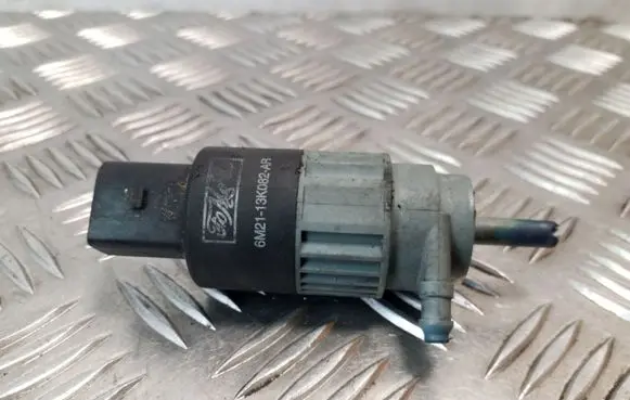 Jaguar XF X250 Headlight washer pump 6M2113K082AB