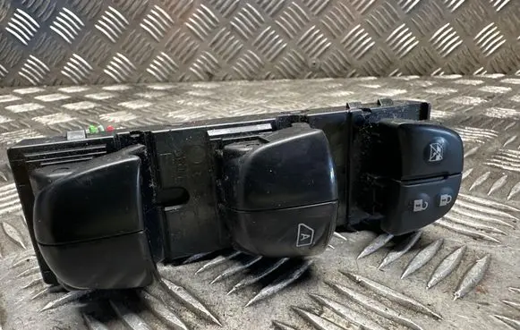Nissan Qashqai Electric window control switch 254014EA1A
