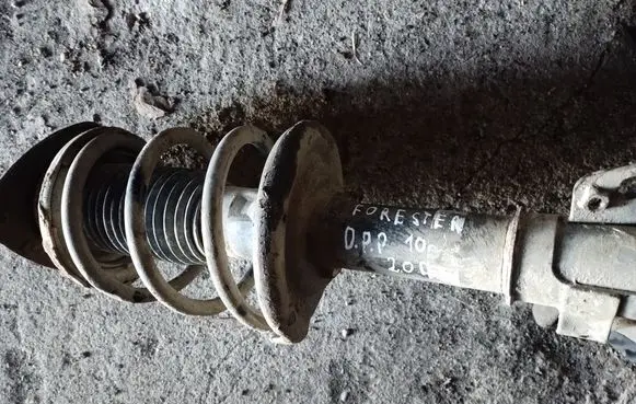 Subaru Forester SH Front shock absorber with coil spring
