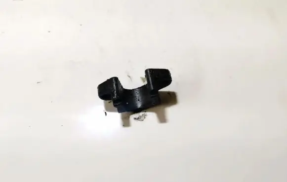 BMW 7 E65 E66 Fuel Injector clamp holder