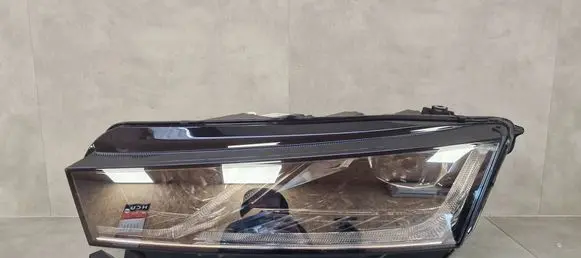 Skoda Octavia Mk4 Headlight/headlamp 5E4941017A 1451000760AB LE18A6419