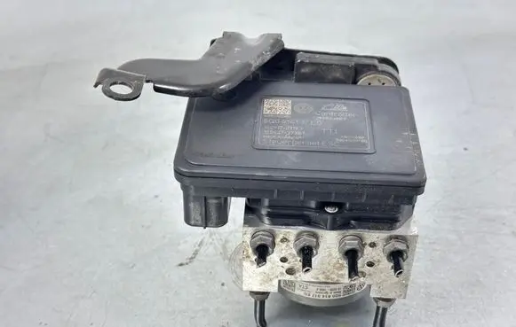 Skoda Octavia Mk3 (5E) ABS Pump 5Q0614517EG