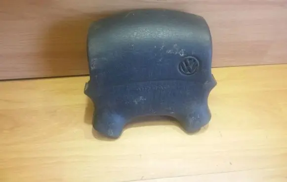 Volkswagen PASSAT B3 Steering wheel airbag 3A0880201