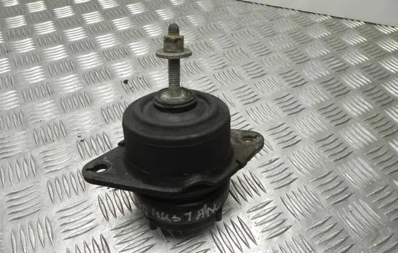 Ford Mustang IV Engine mount bracket VD16960