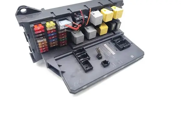 Mercedes-Benz Sprinter W906 Fuse module A9069006303 A9069017501 A9069024301