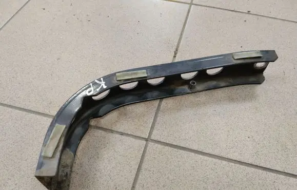 Audi A8 S8 D2 4D Fender mounting bracket 4D0821137